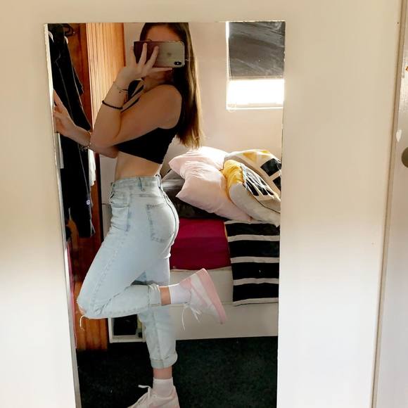 Meet your Posher, Tori - Picture 1 of 1